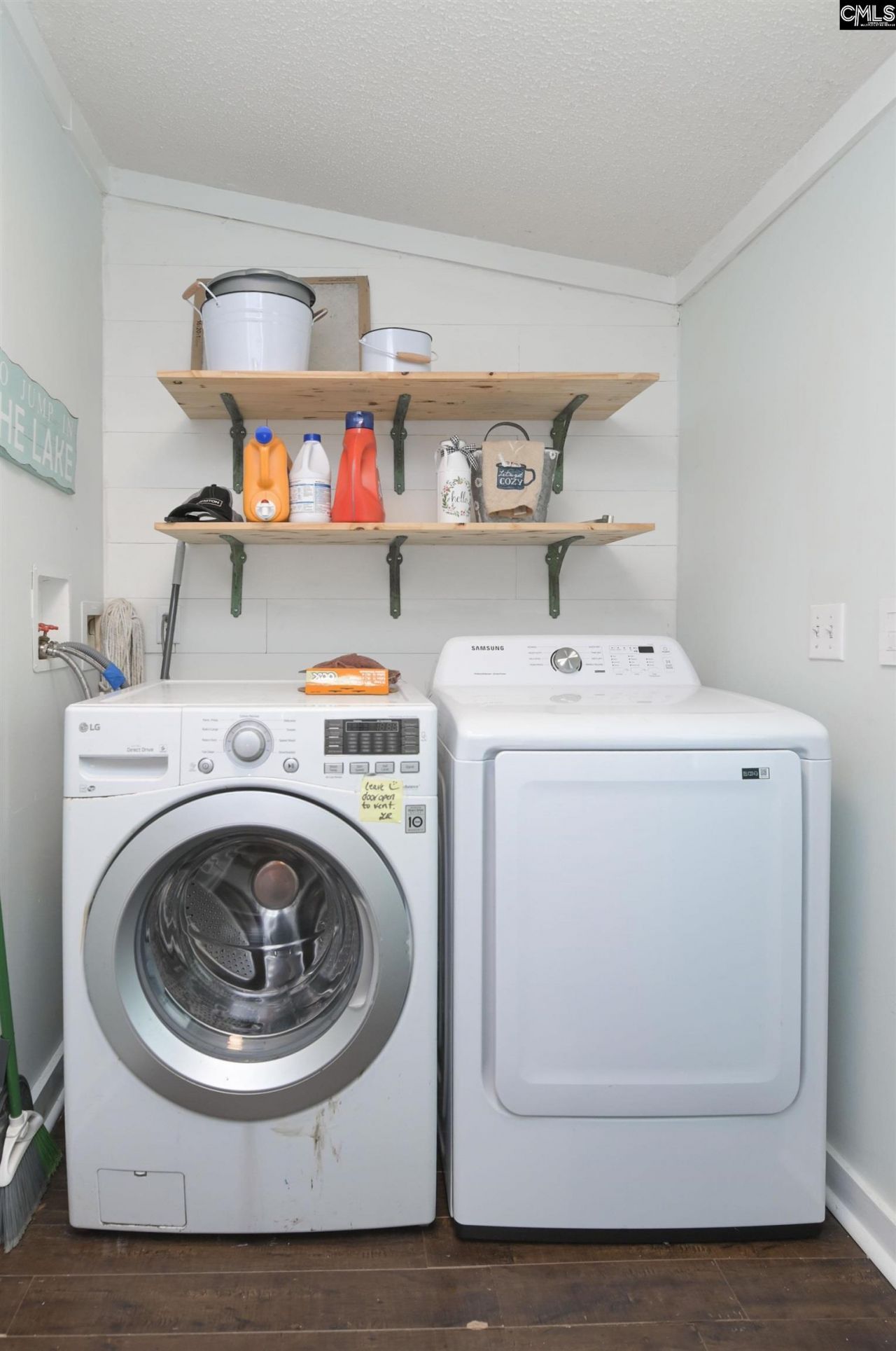 2075 Great North Road Photo 37