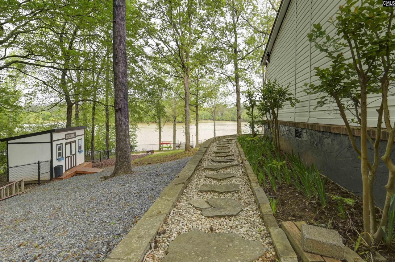 2075 Great North Road Photo 60