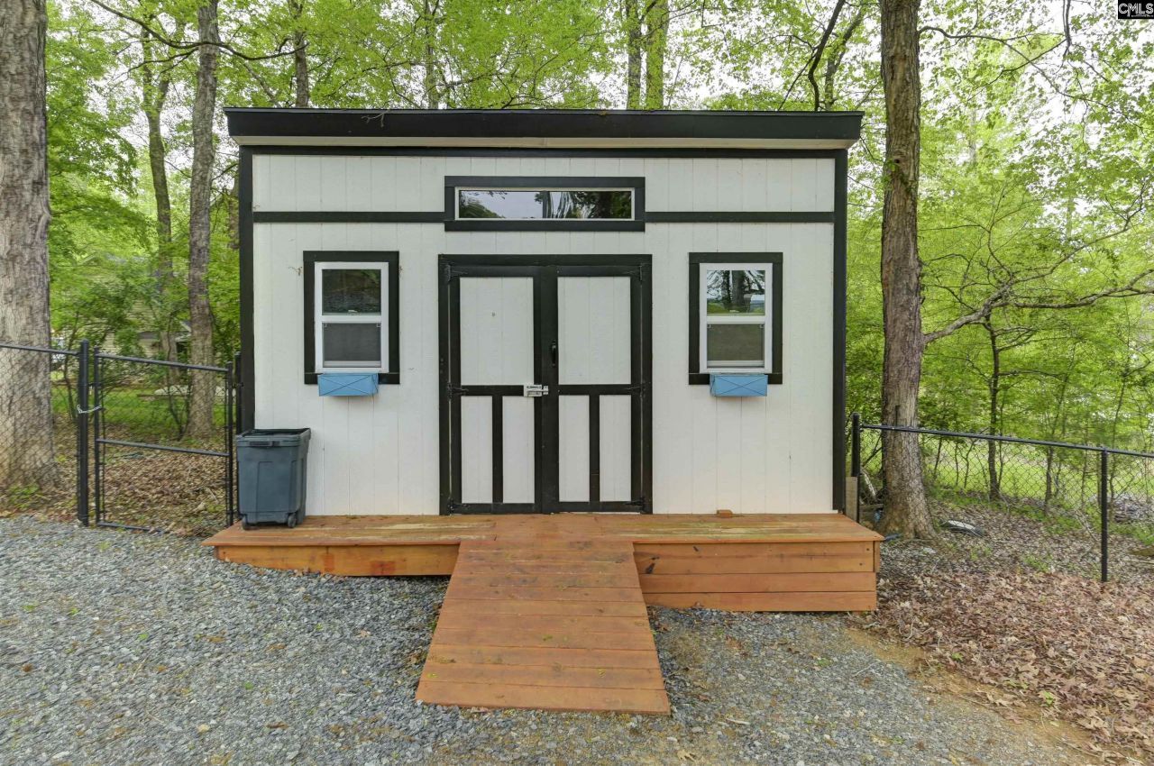 2075 Great North Road Photo 62