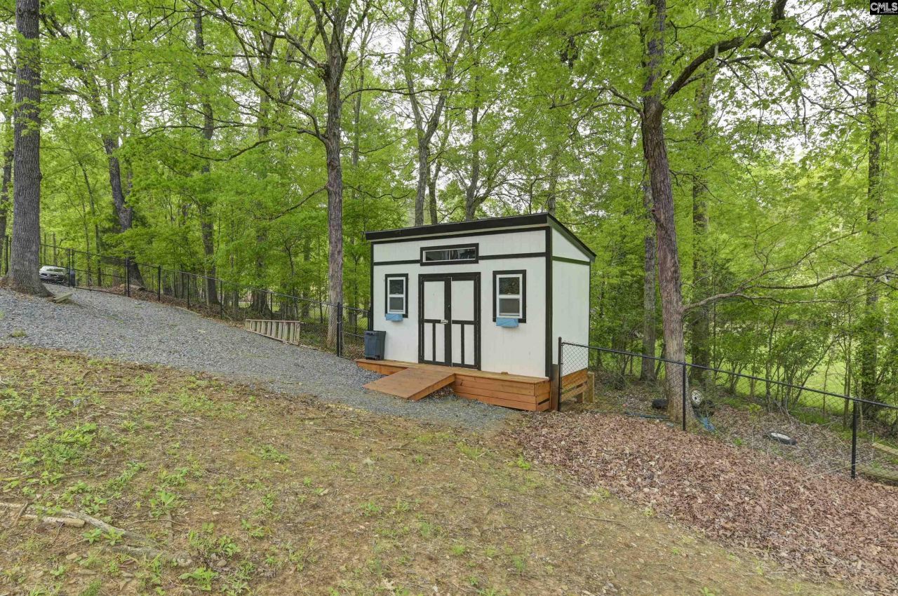 2075 Great North Road Photo 63