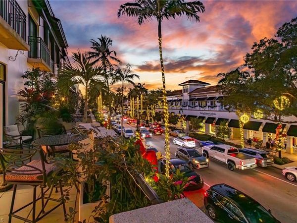 780 5th AVE S, Unit 3, NAPLES, FL 34102