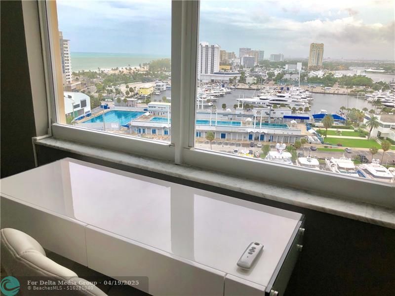 1 Las Olas Circle, Unit 1414, Fort Lauderdale, FL 33316 Photo