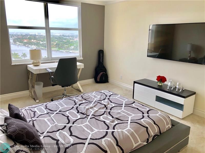 1 Las Olas Circle, Unit 1414, Fort Lauderdale, FL 33316 Photo