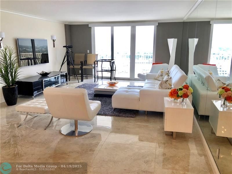 1 Las Olas Circle, Unit 1414, Fort Lauderdale, FL 33316 Photo