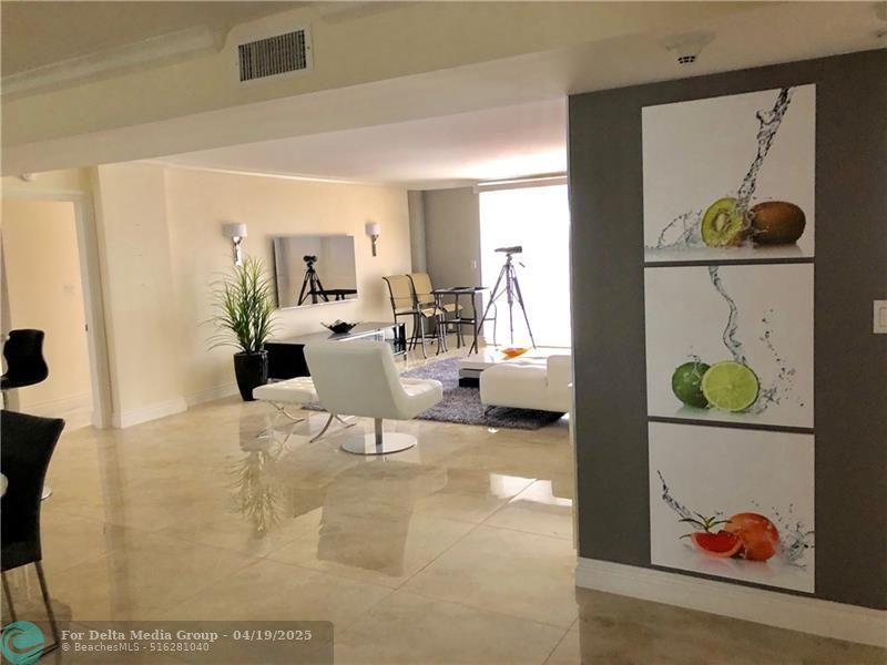 1 Las Olas Circle, Unit 1414, Fort Lauderdale, FL 33316 Photo