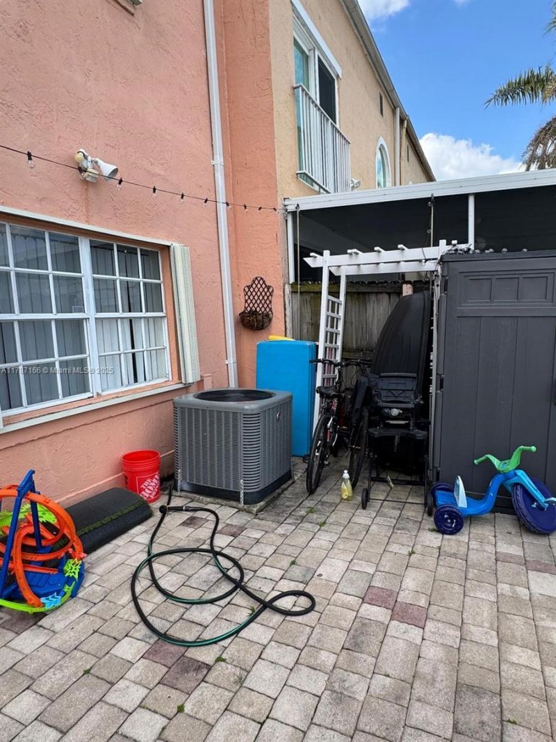 12355 NW 7th Ln, Miami, FL 33182 Photo