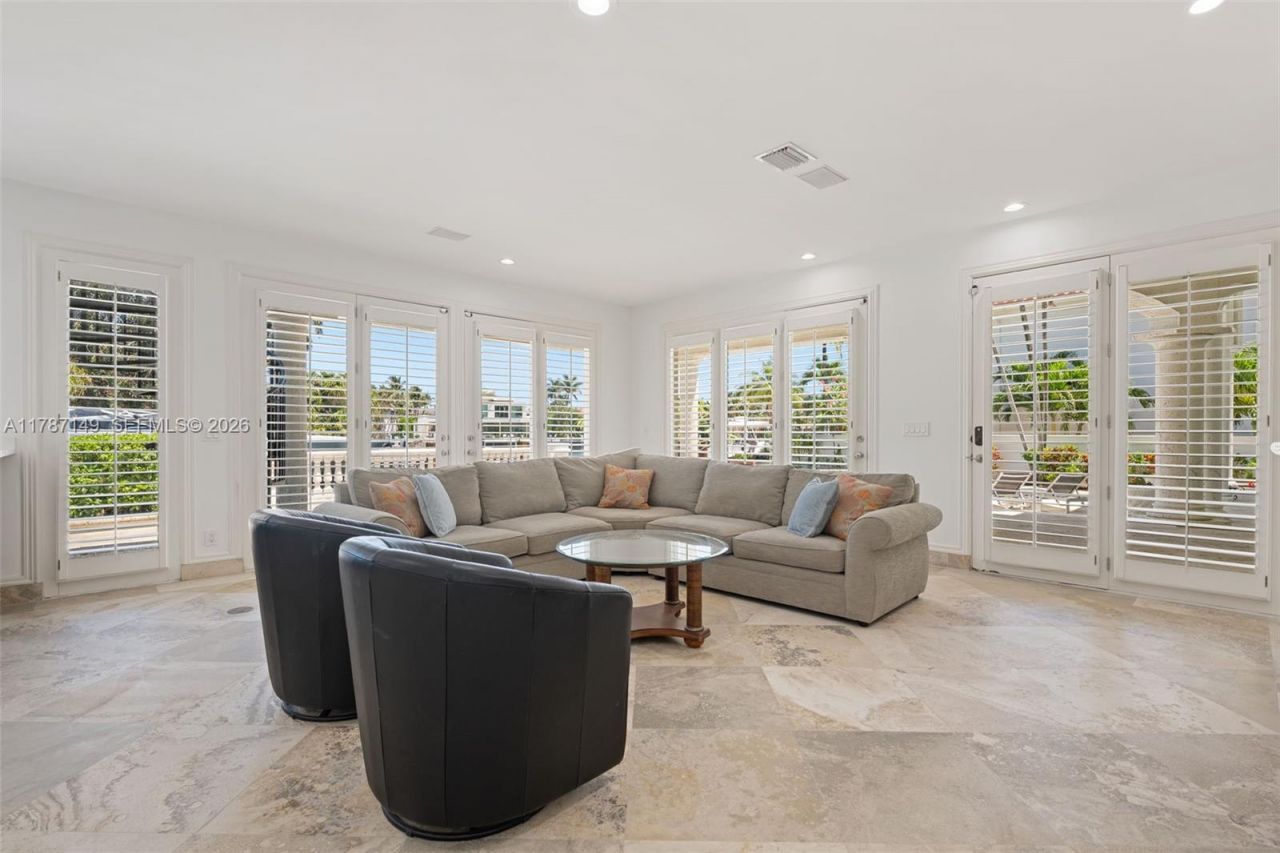 2561 Lucille Dr, Fort Lauderdale, FL 33316 Photo