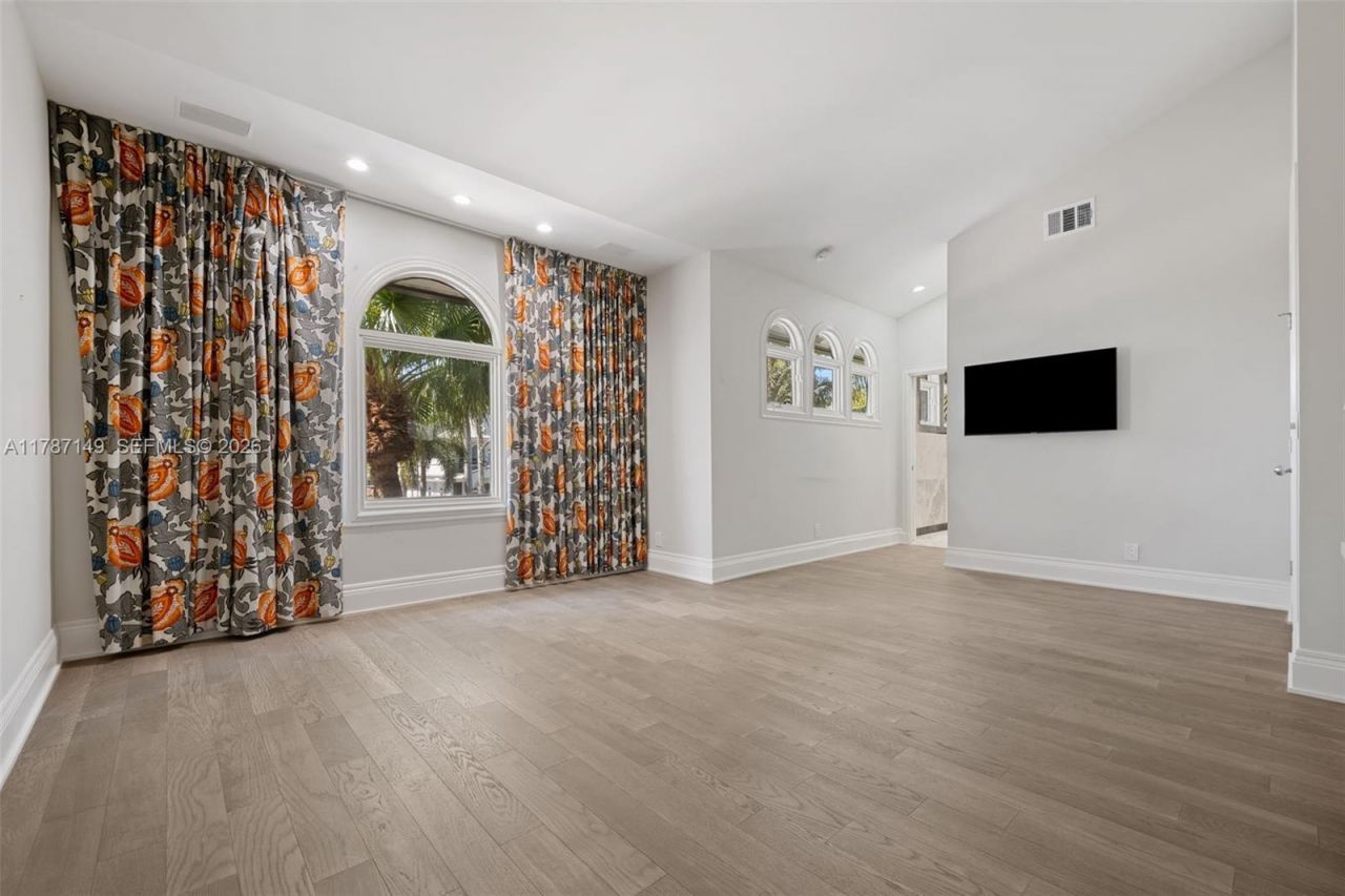 2561 Lucille Dr, Fort Lauderdale, FL 33316 Photo