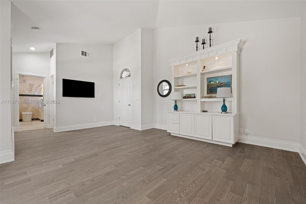 2561 Lucille Dr, Fort Lauderdale, FL 33316 Photo