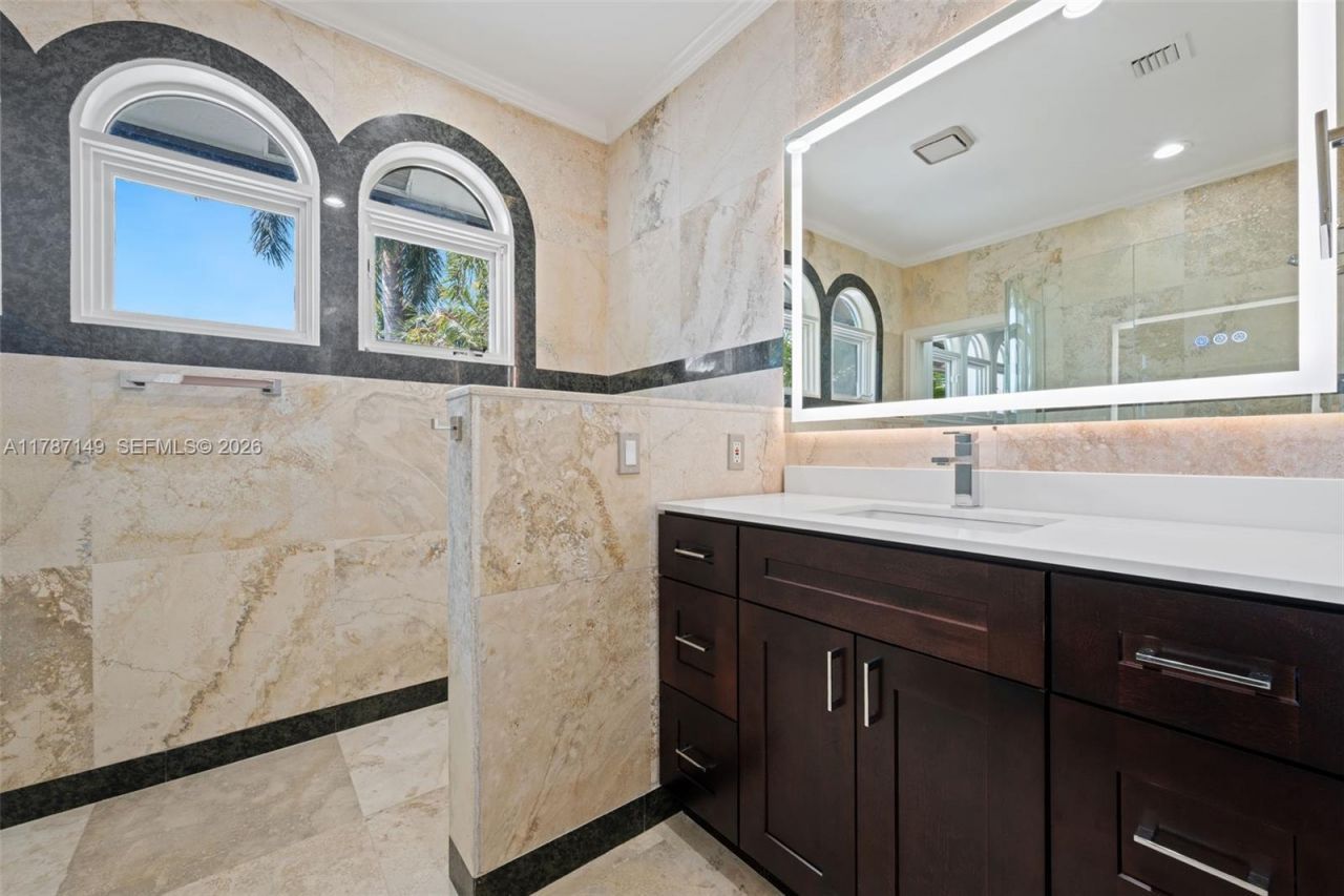 2561 Lucille Dr, Fort Lauderdale, FL 33316 Photo