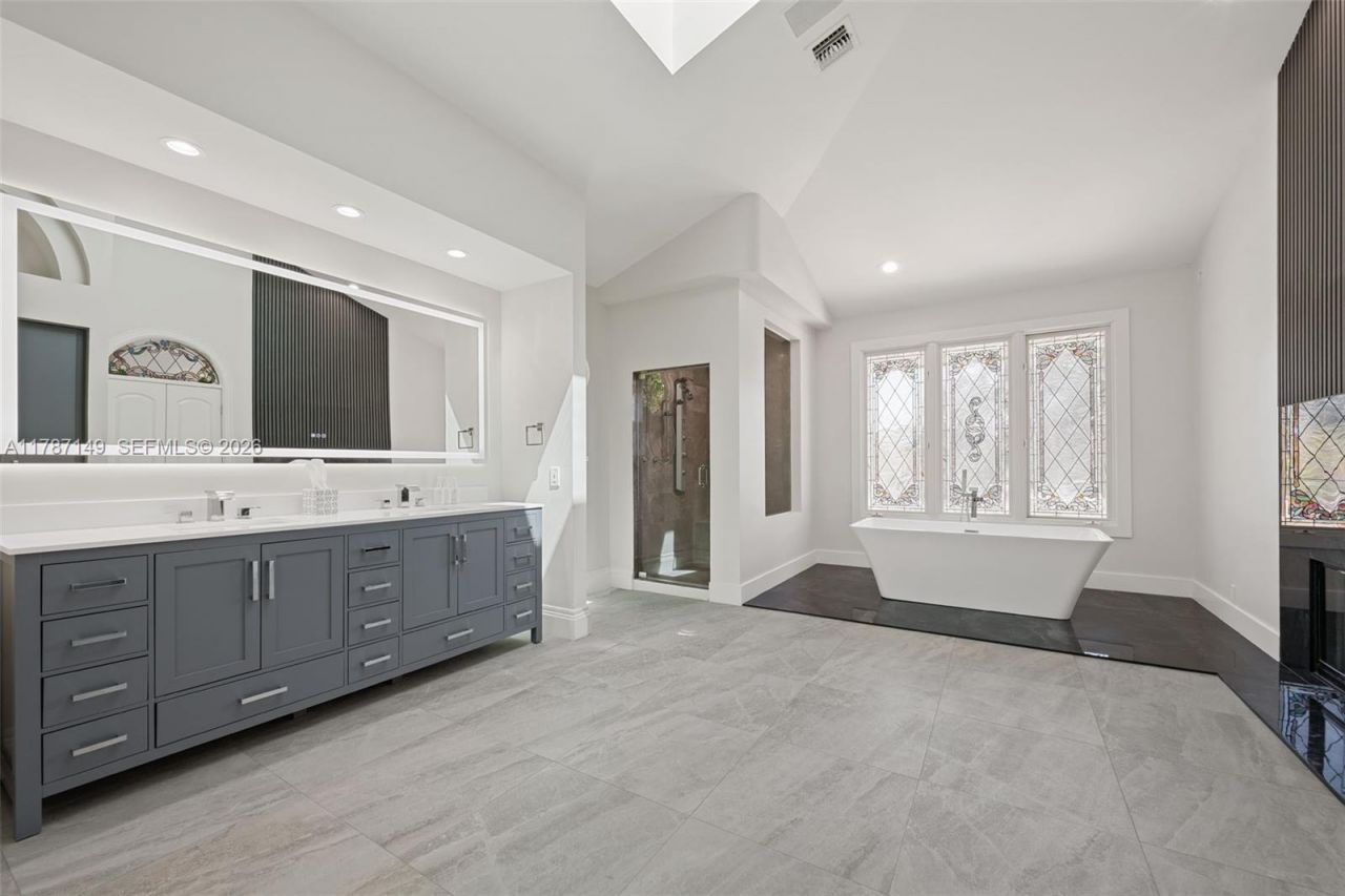 2561 Lucille Dr, Fort Lauderdale, FL 33316 Photo