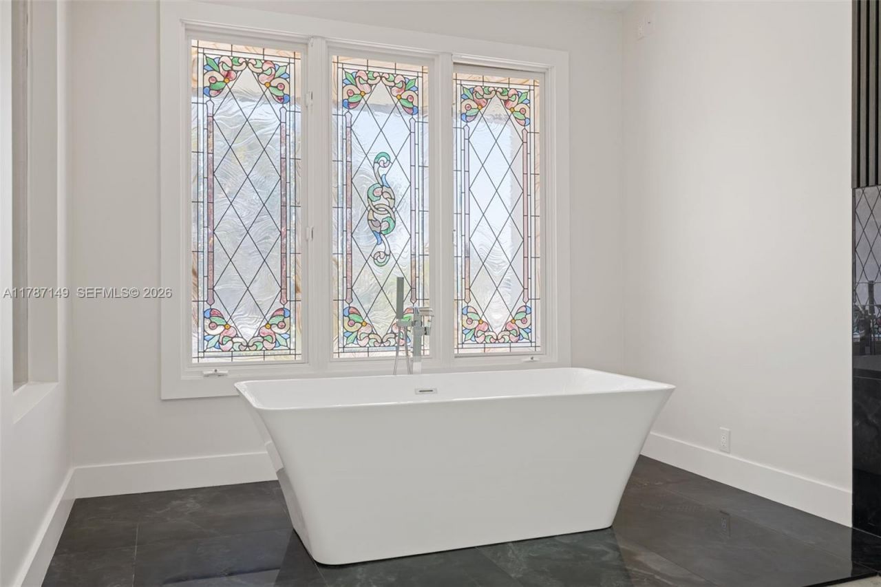 2561 Lucille Dr, Fort Lauderdale, FL 33316 Photo