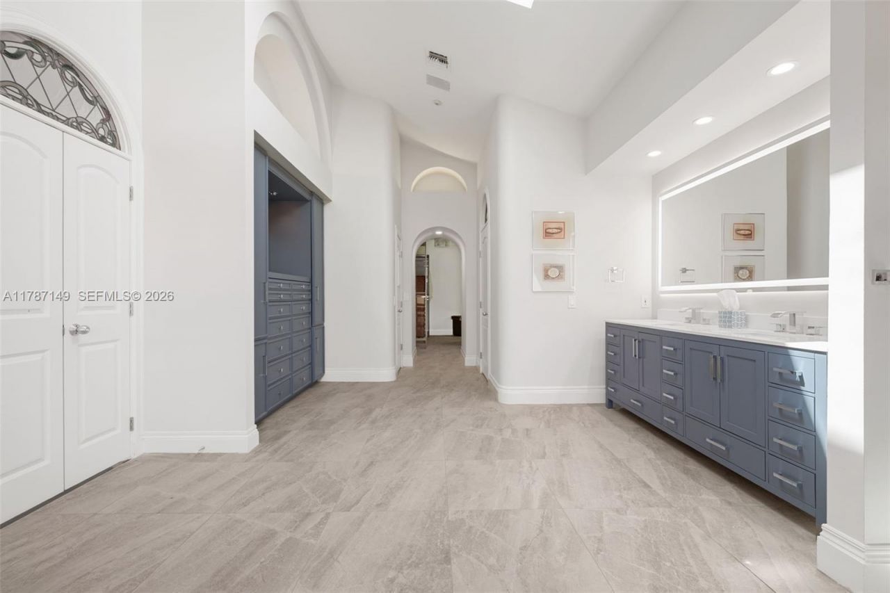 2561 Lucille Dr, Fort Lauderdale, FL 33316 Photo