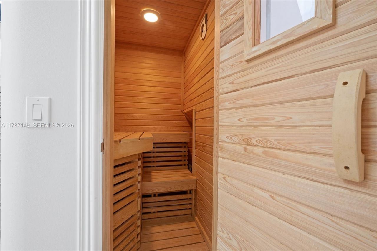 2561 Lucille Dr, Fort Lauderdale, FL 33316 Photo