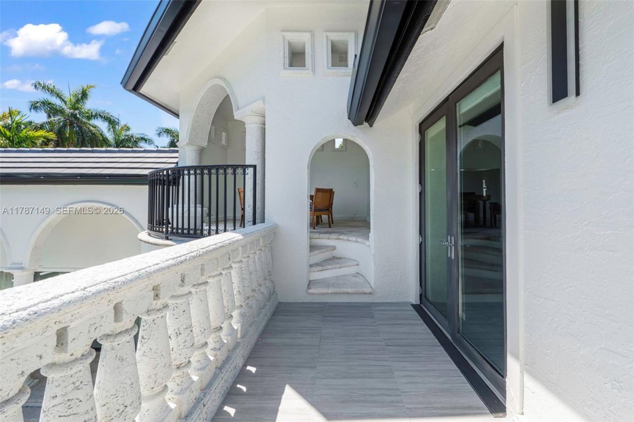 2561 Lucille Dr, Fort Lauderdale, FL 33316 Photo