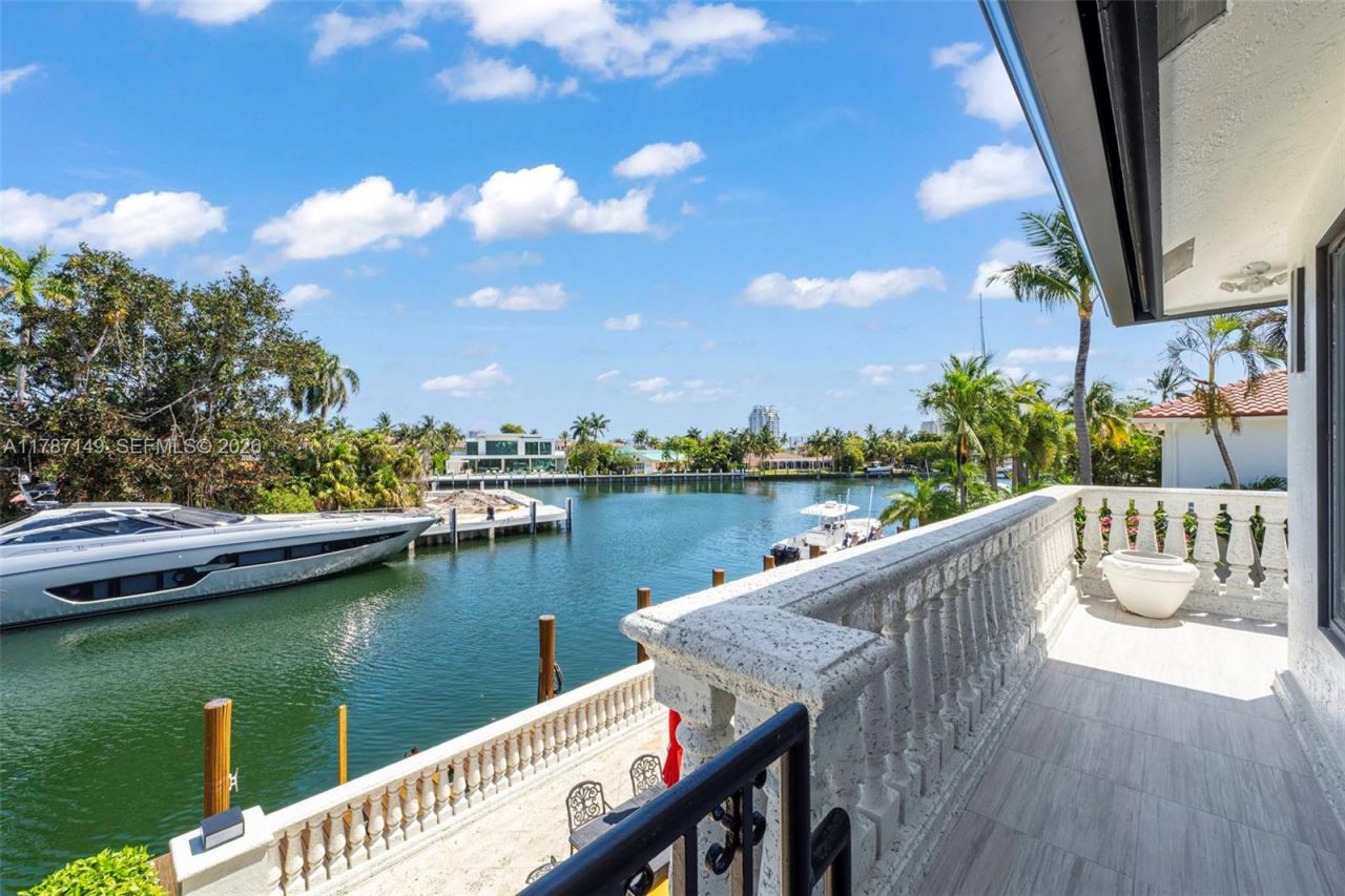 2561 Lucille Dr, Fort Lauderdale, FL 33316 Photo