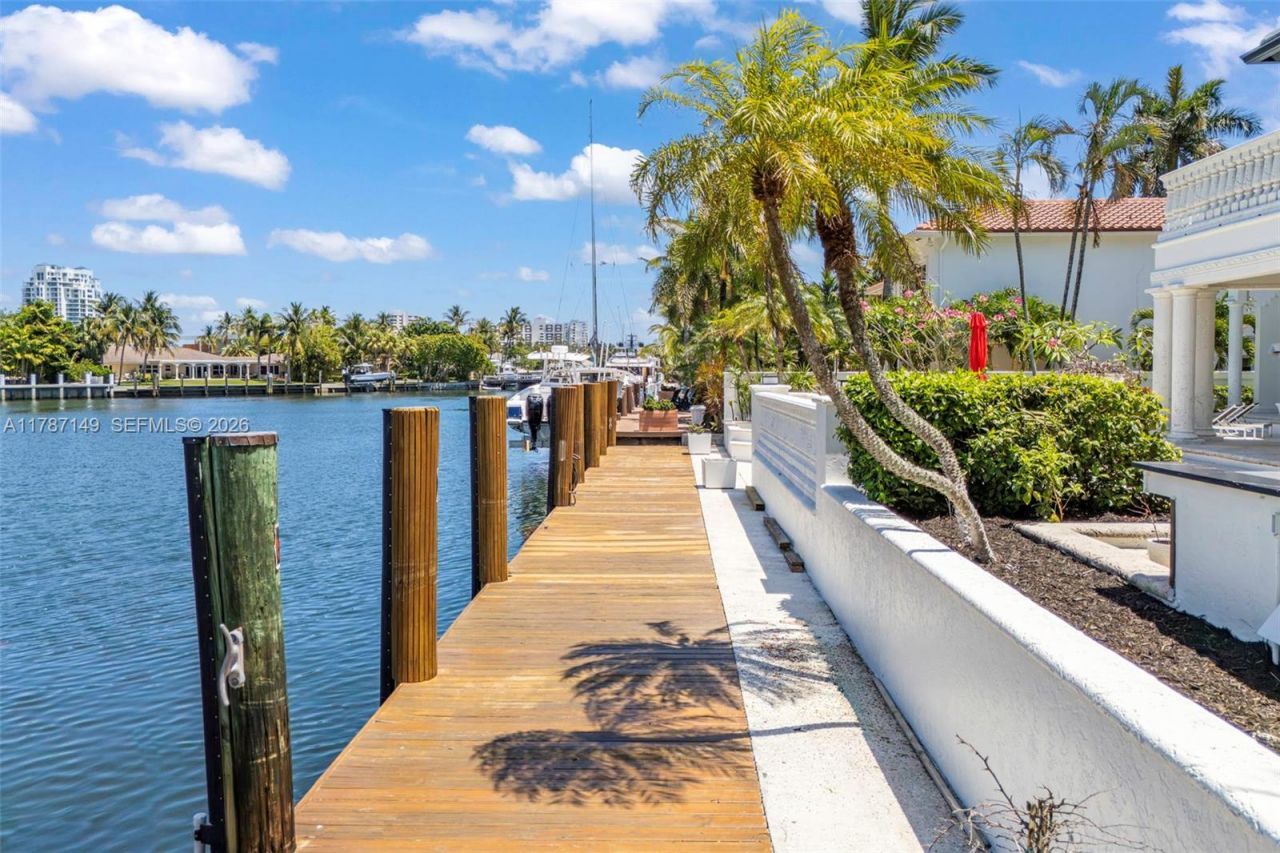 2561 Lucille Dr, Fort Lauderdale, FL 33316 Photo