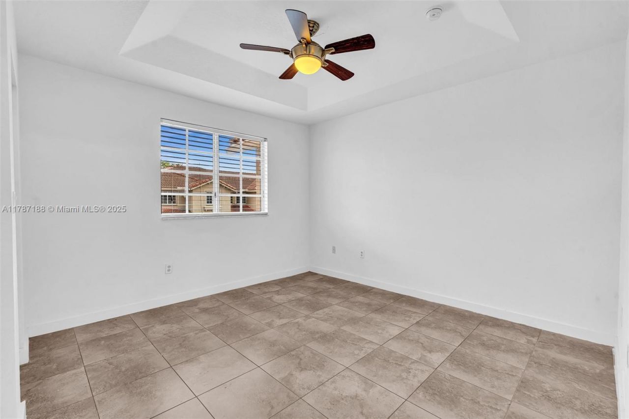 21205 NW 14 Pl, Unit 819, Miami Gardens, FL 33169 Photo