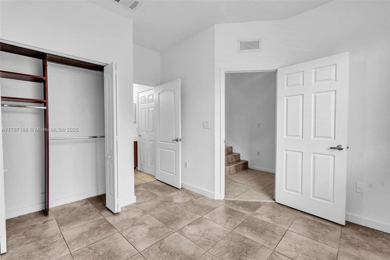 21205 NW 14 Pl, Unit 819, Miami Gardens, FL 33169 Photo