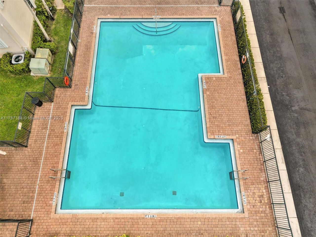 21205 NW 14 Pl, Unit 819, Miami Gardens, FL 33169 Photo