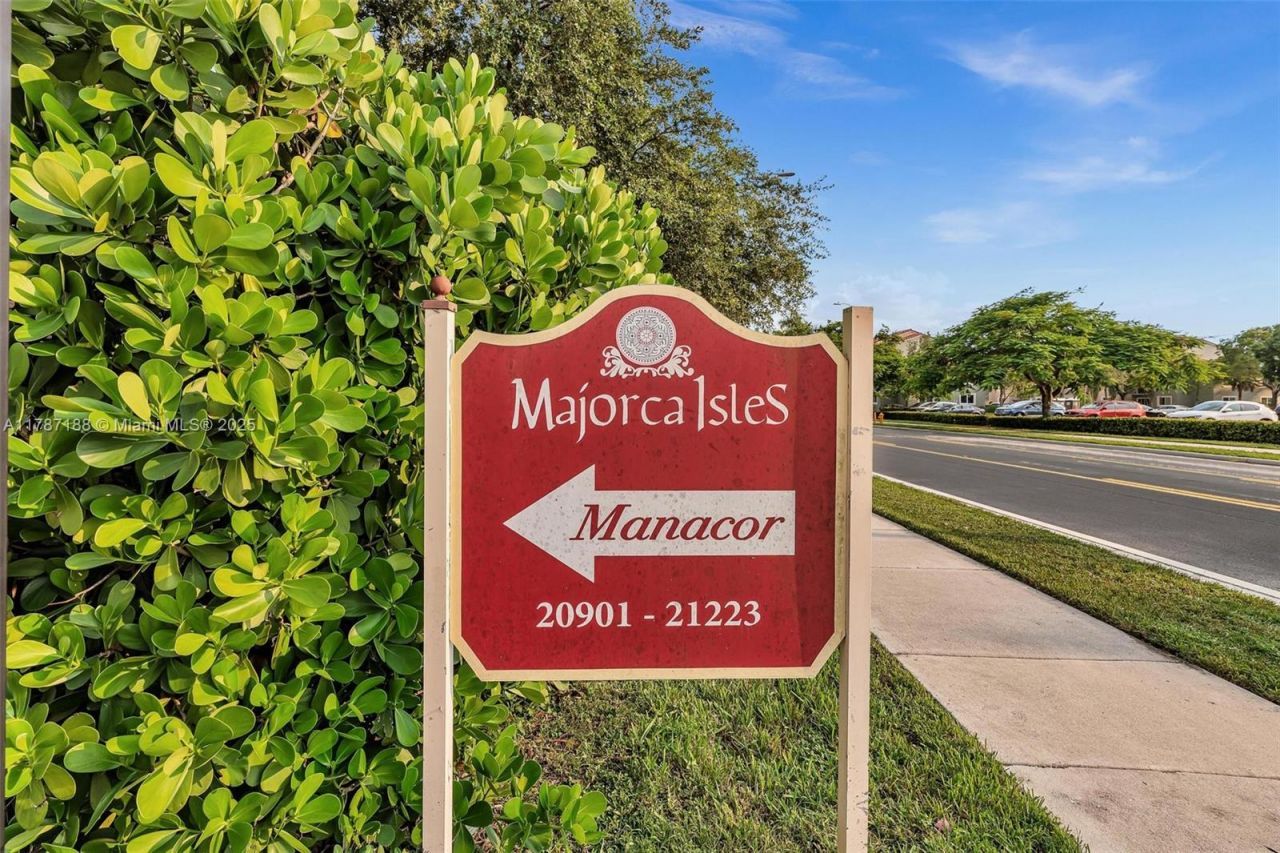 21205 NW 14 Pl, Unit 819, Miami Gardens, FL 33169 Photo