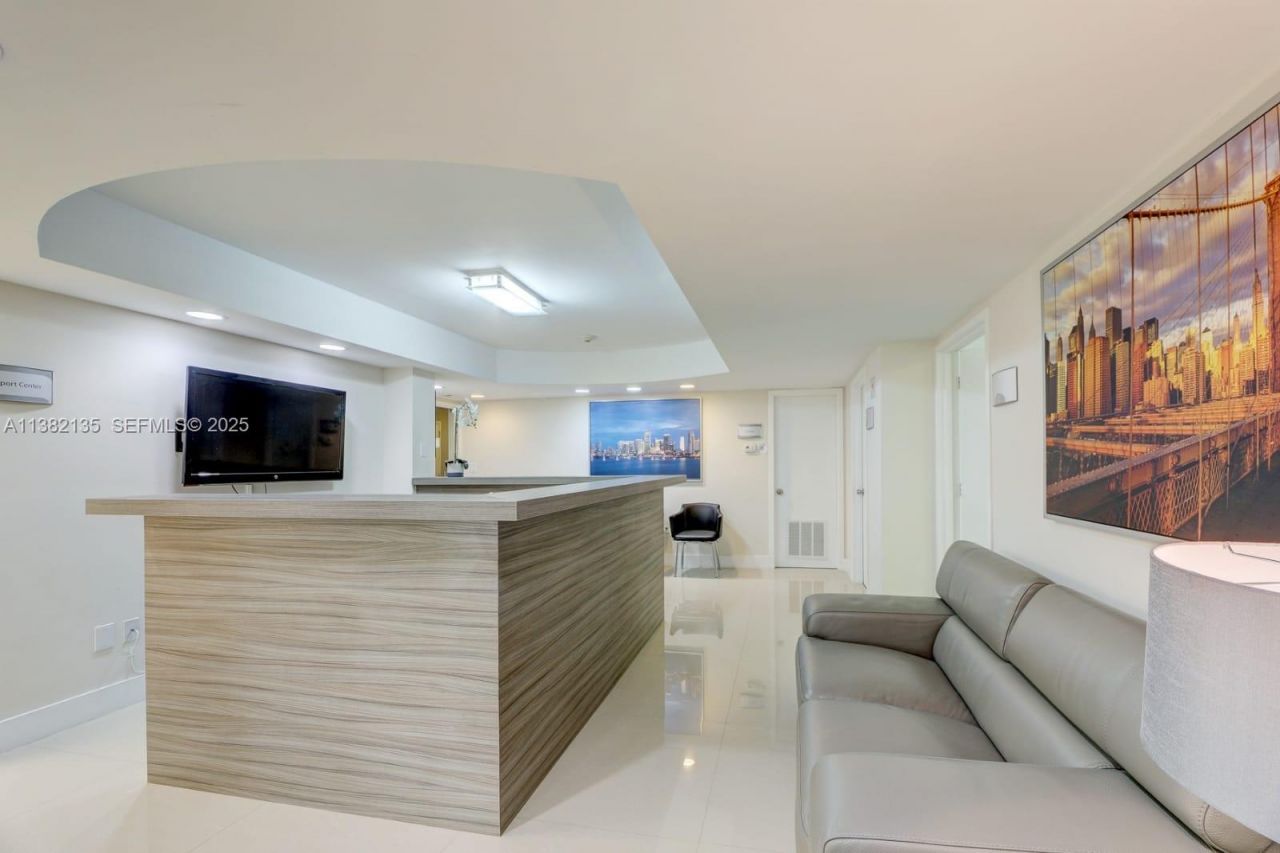 825 Brickell Bay Dr, Unit 246-office, Miami, FL 33131 Photo