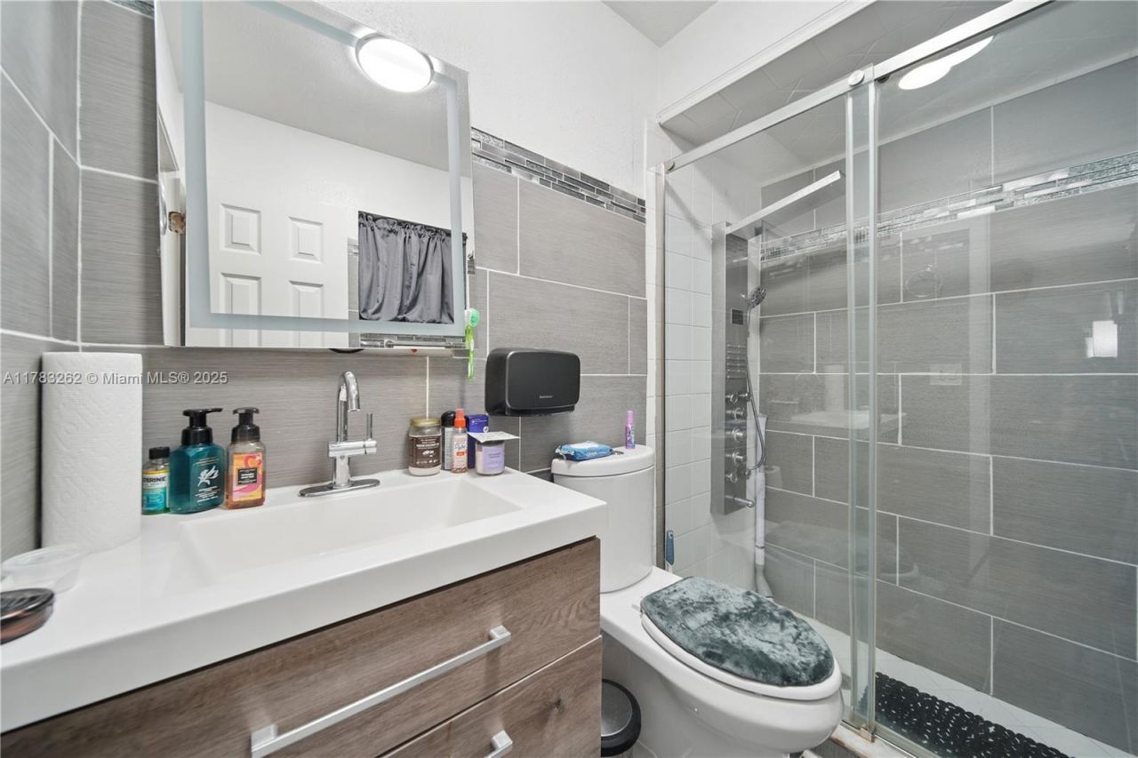 11641 NW 42nd St, Sunrise, FL 33323 Photo