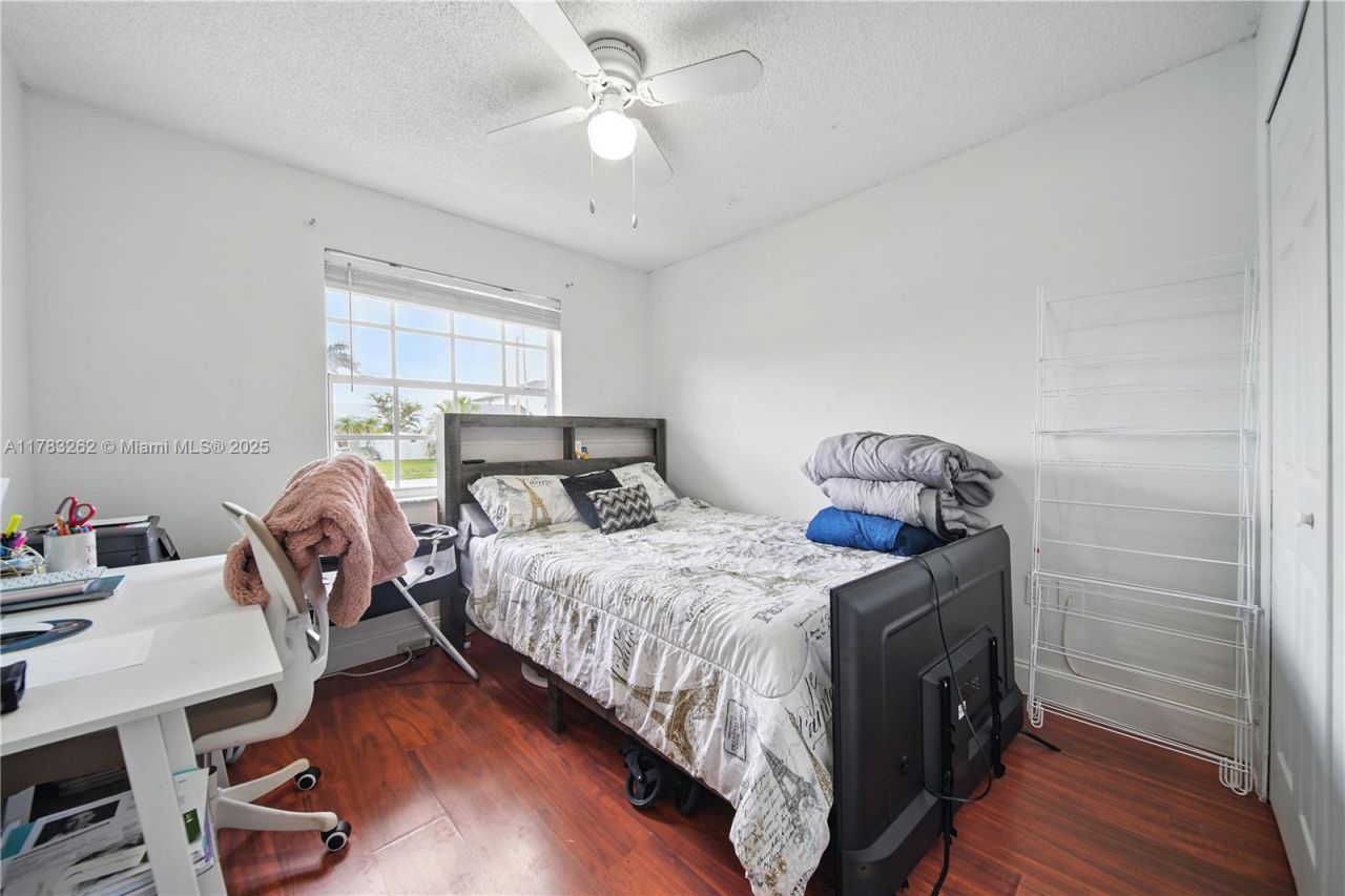 11641 NW 42nd St, Sunrise, FL 33323 Photo