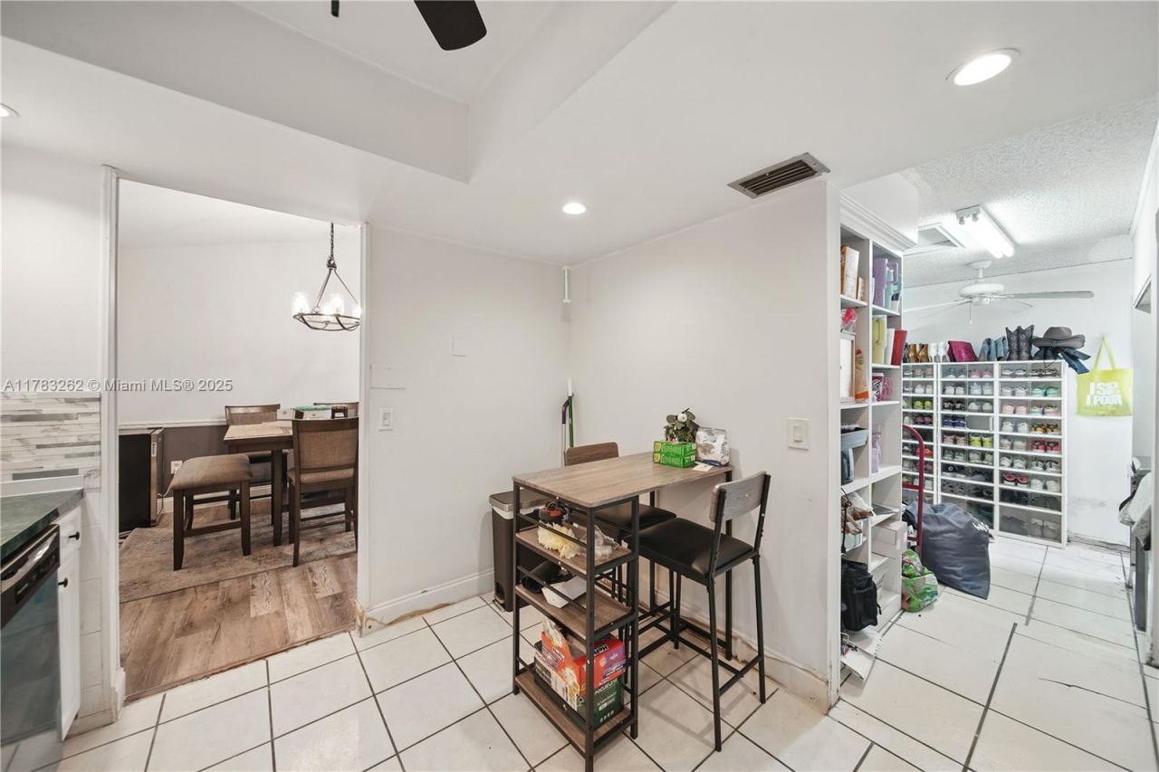 11641 NW 42nd St, Sunrise, FL 33323 Photo