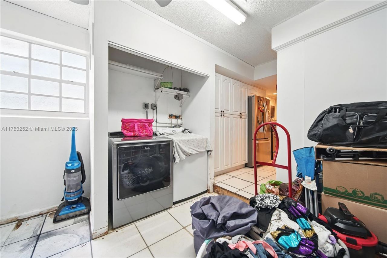 11641 NW 42nd St, Sunrise, FL 33323 Photo