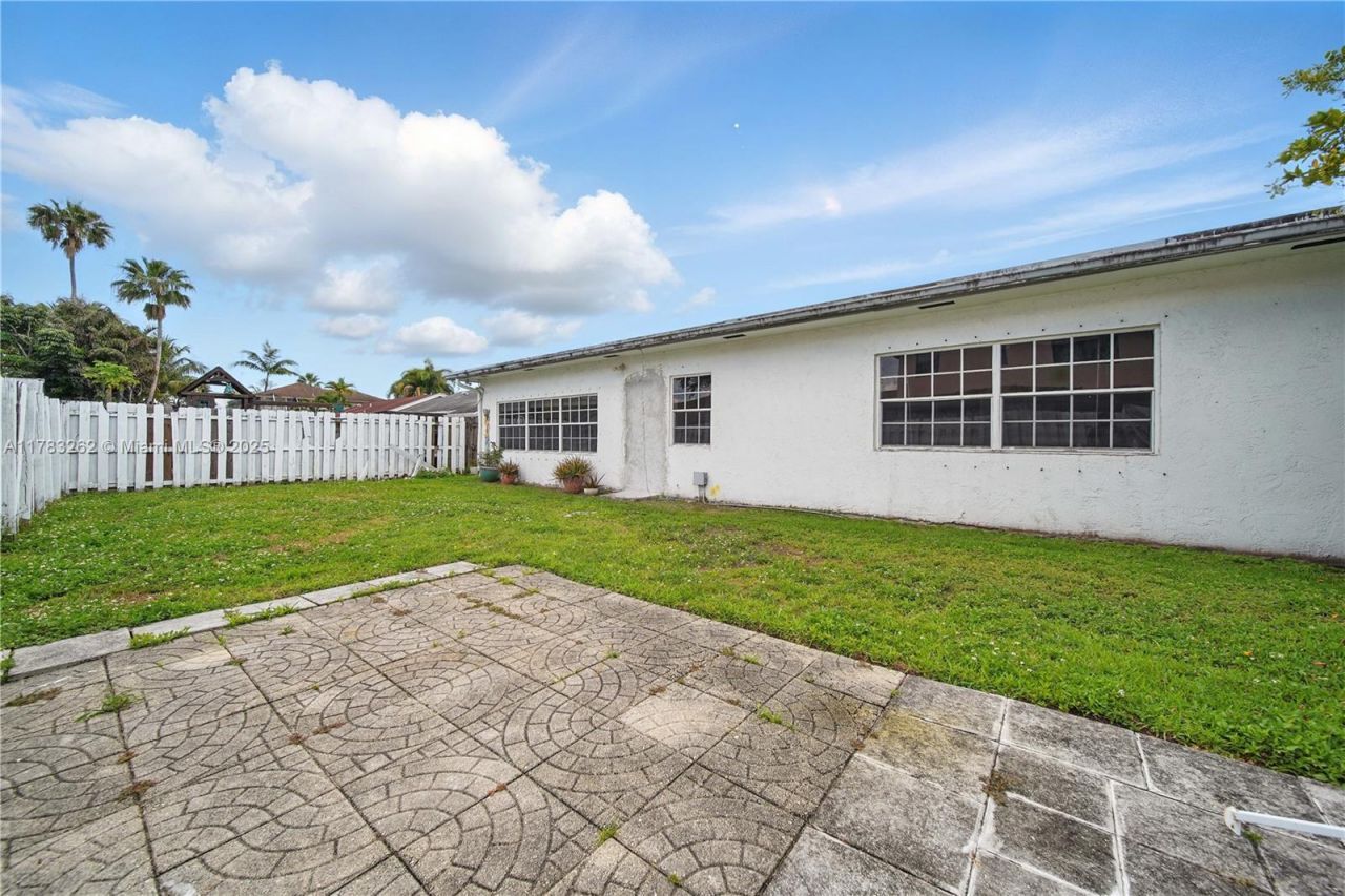 11641 NW 42nd St, Sunrise, FL 33323 Photo