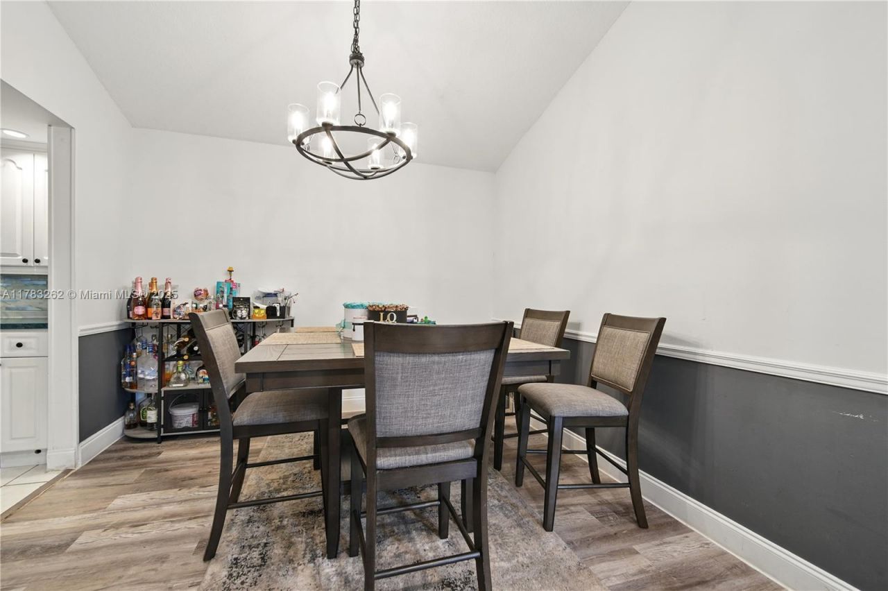 11641 NW 42nd St, Sunrise, FL 33323 Photo