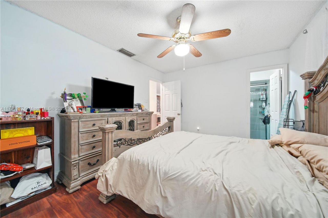 11641 NW 42nd St, Sunrise, FL 33323 Photo