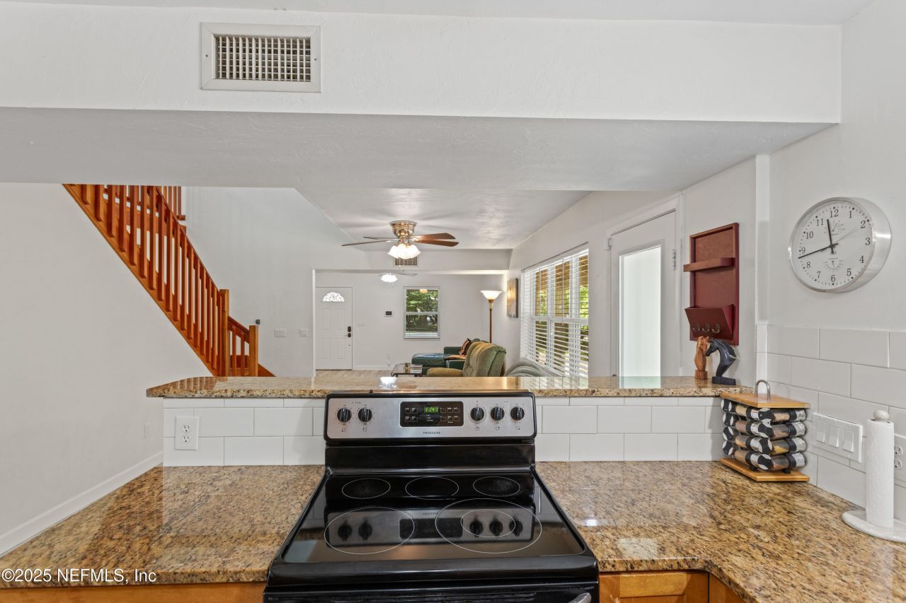 303 SE 3rd Avenue, Melrose, FL 32666 Photo