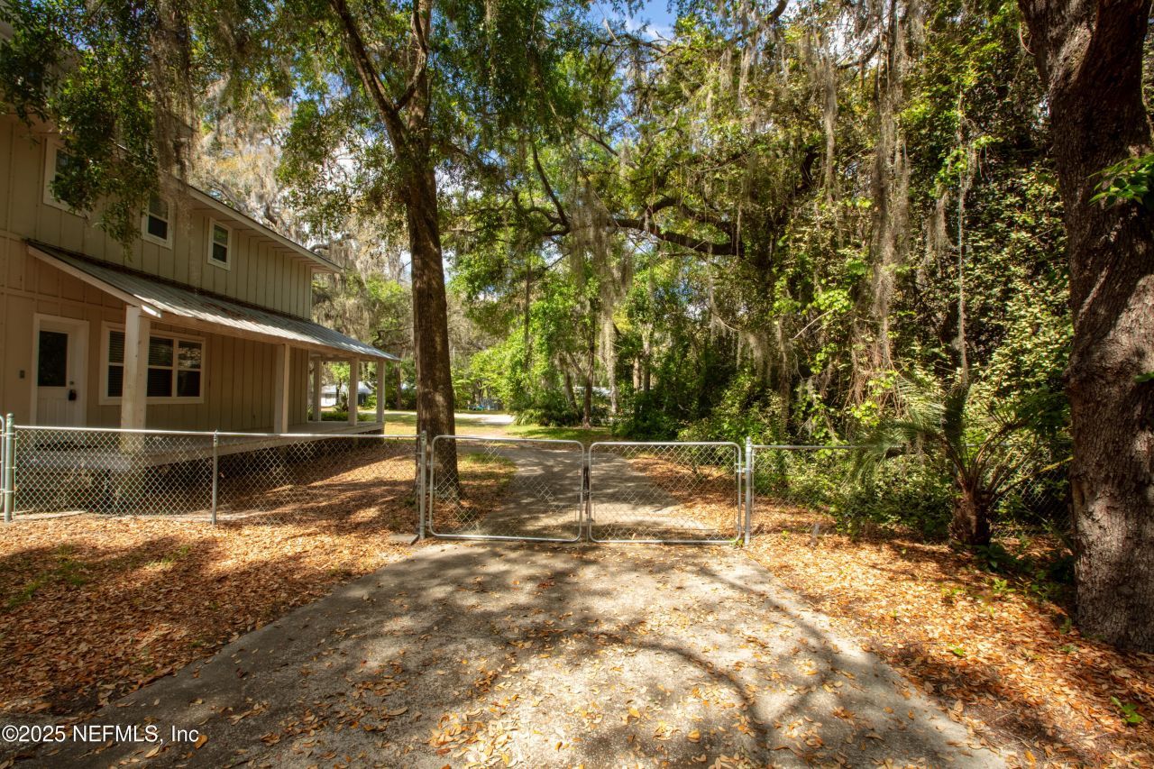 303 SE 3rd Avenue, Melrose, FL 32666 Photo