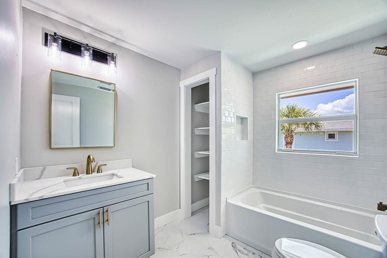 446 Lake Murex Cir, Sanibel, FL 33957 Photo