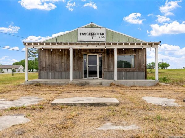 14328 Hwy 72, Pawnee, TX 78145