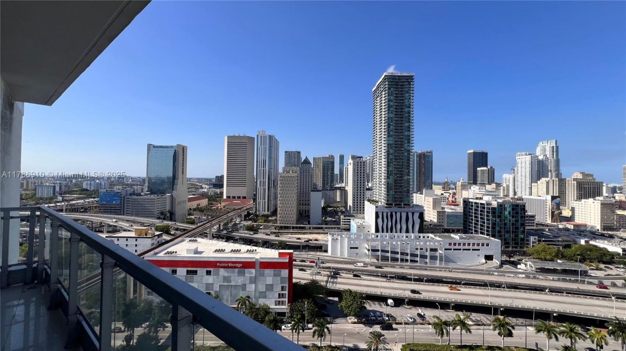 90 SW 3rd St, Unit 2204, Miami, FL 33130 Photo