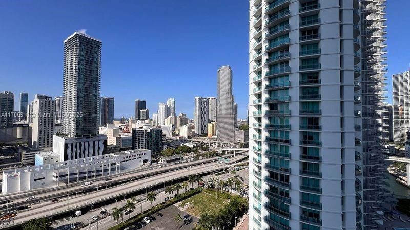 90 SW 3rd St, Unit 2204, Miami, FL 33130 Photo
