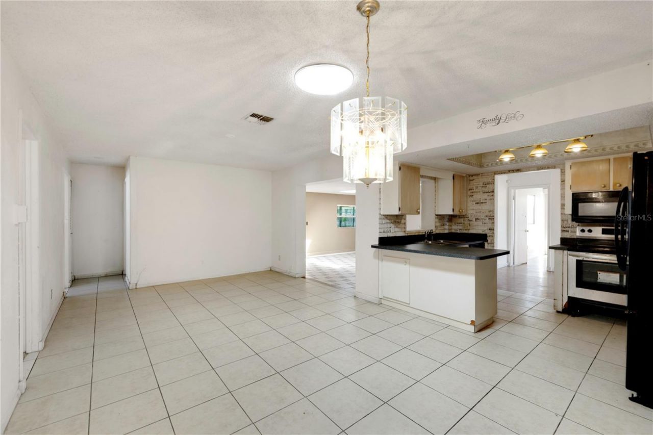 1137 54th Avenue S, Saint Petersburg, FL 33705 Photo