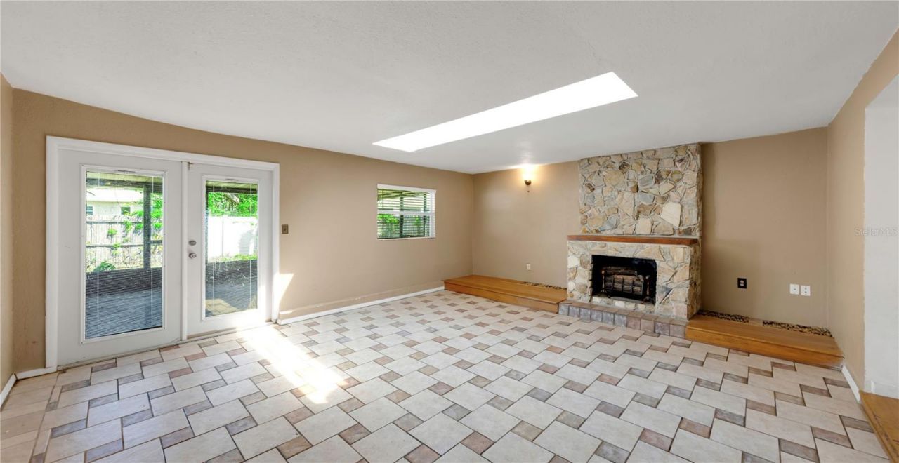 1137 54th Avenue S, Saint Petersburg, FL 33705 Photo