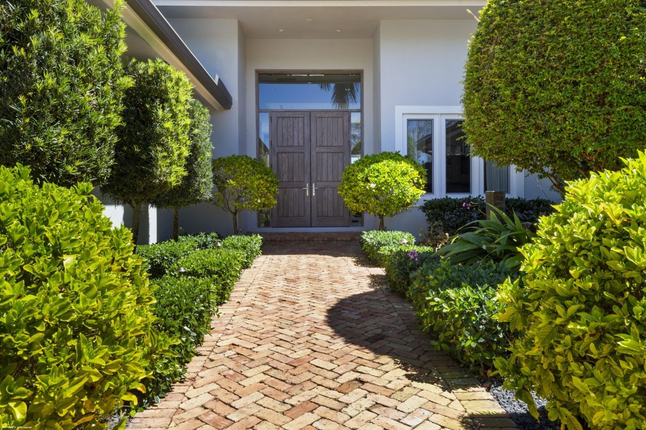 2440 Golf Brook Drive, Wellington, FL 33414 Photo