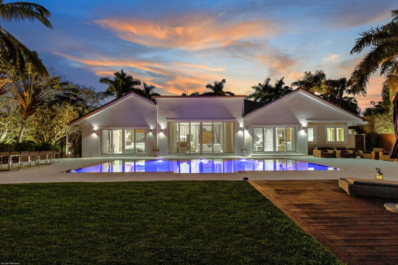 2440 Golf Brook Drive, Wellington, FL 33414 Photo