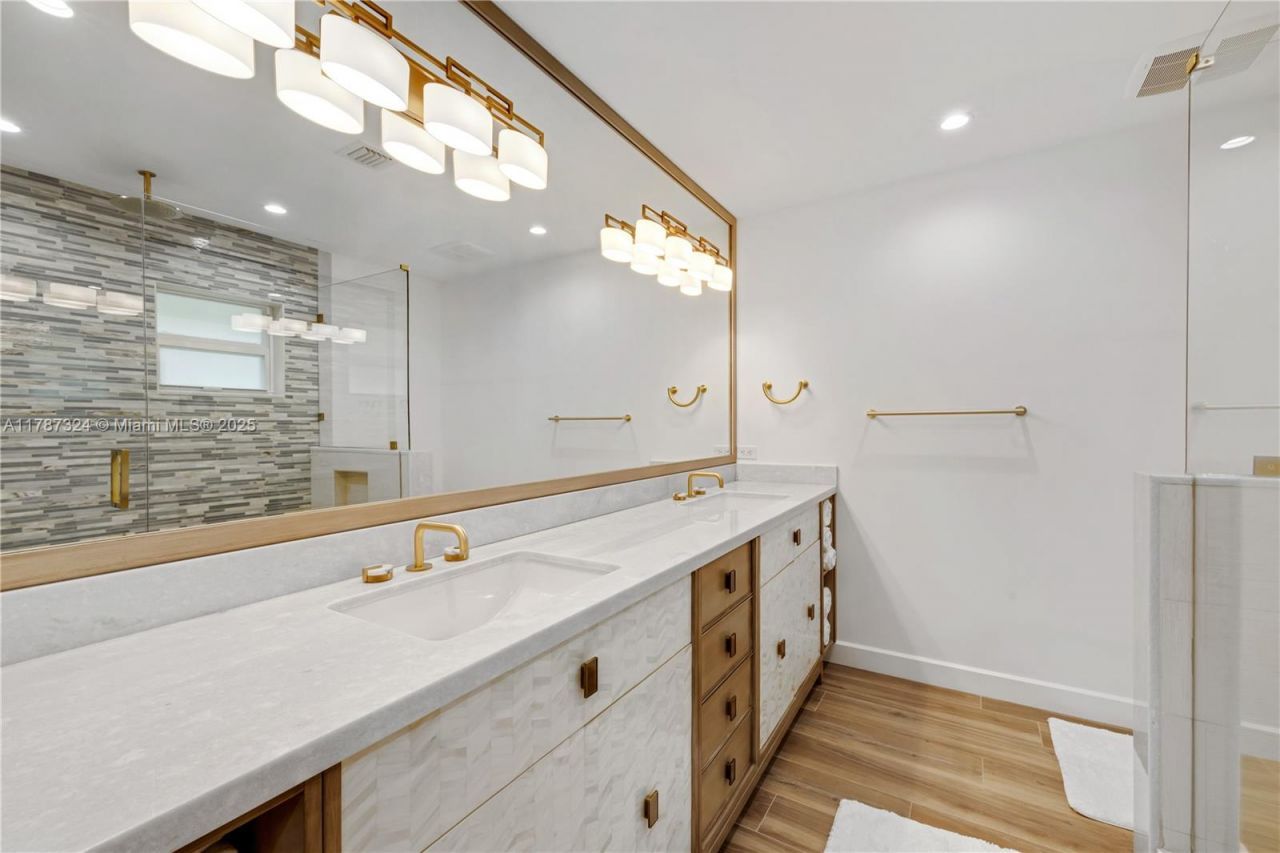 64 Tarpoon Lane, Key Largo, FL 33037 Photo