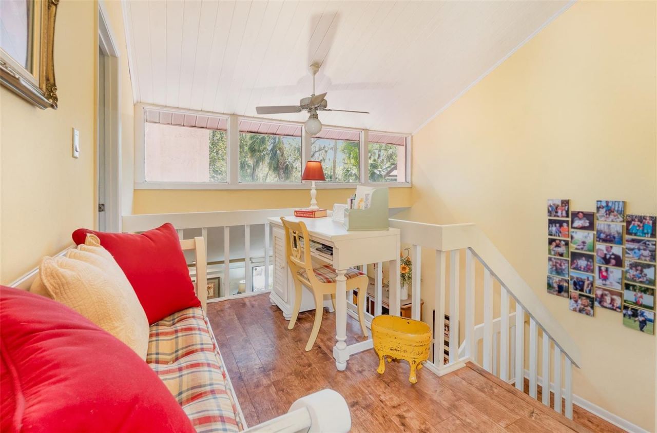 702 Clusterwood Drive, Yalaha, FL 34797 Photo