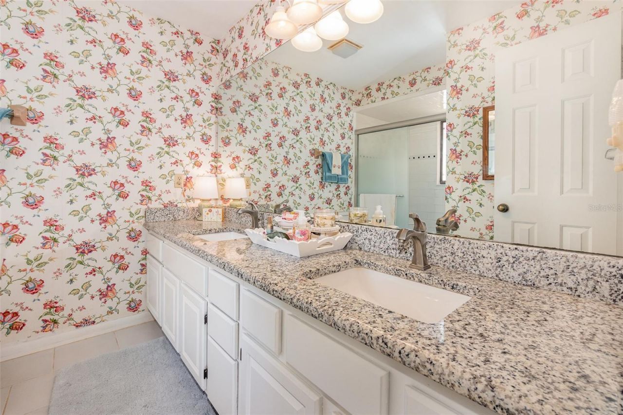 702 Clusterwood Drive, Yalaha, FL 34797 Photo