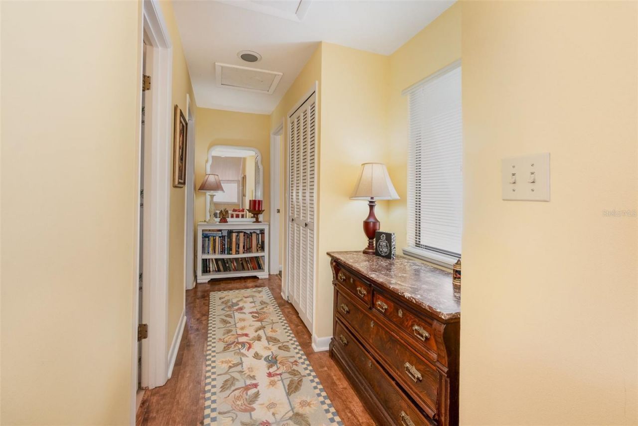 702 Clusterwood Drive, Yalaha, FL 34797 Photo