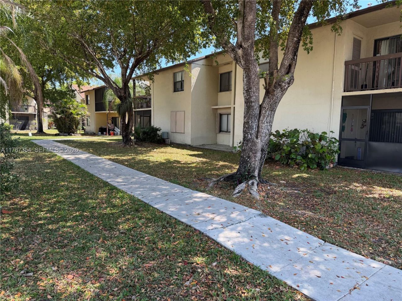 455 NW 210th St, Unit 204, Miami Gardens, FL 33169 Photo