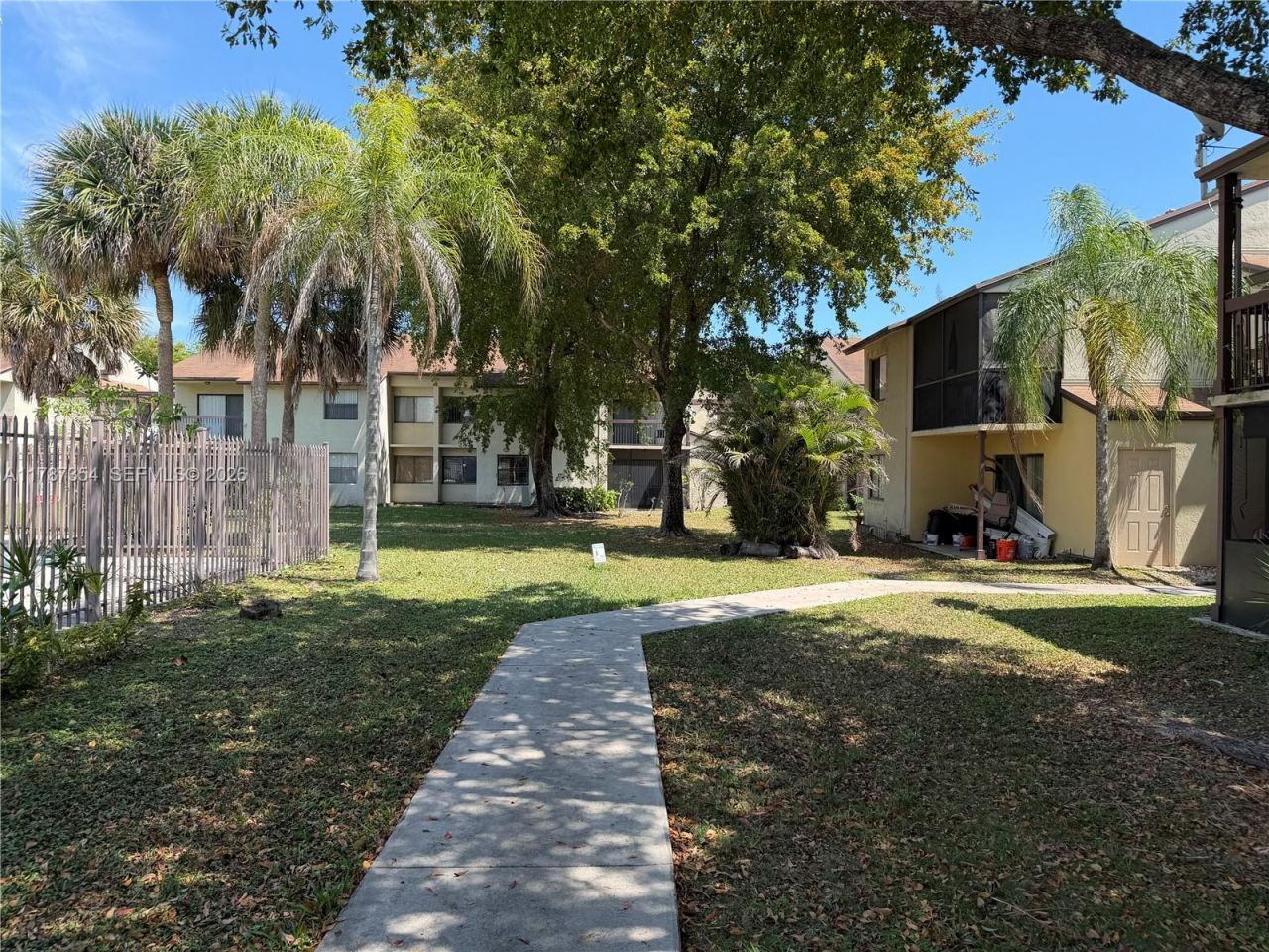455 NW 210th St, Unit 204, Miami Gardens, FL 33169 Photo