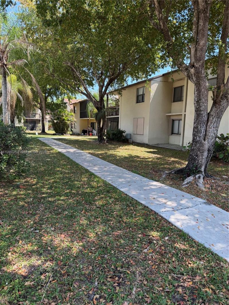 455 NW 210th St, Unit 204, Miami Gardens, FL 33169 Photo
